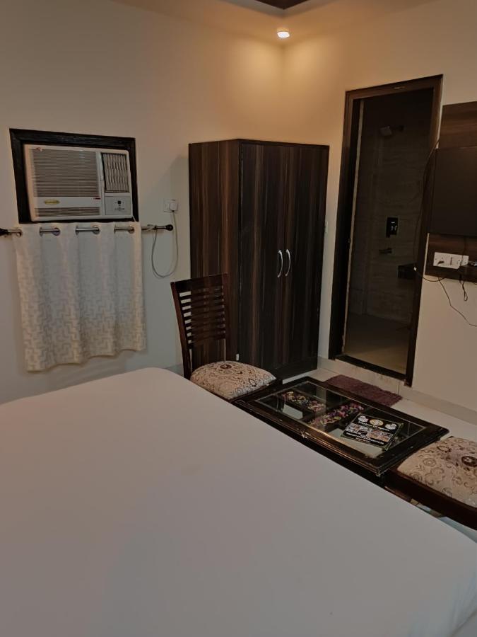 Hotel Aerotech Near Igi Airport Нью-Дели Экстерьер фото
