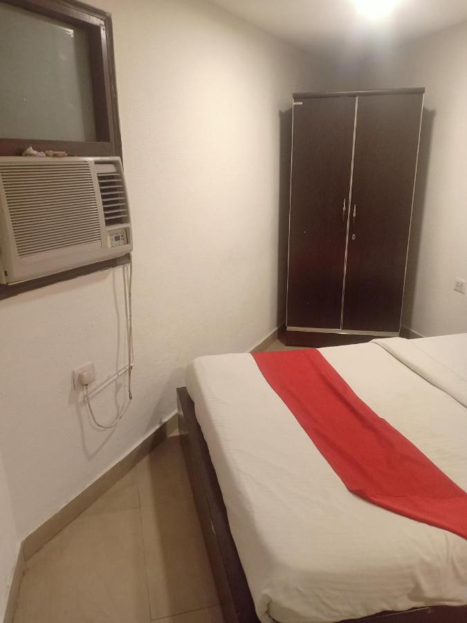 Hotel Aerotech Near Igi Airport Нью-Дели Экстерьер фото