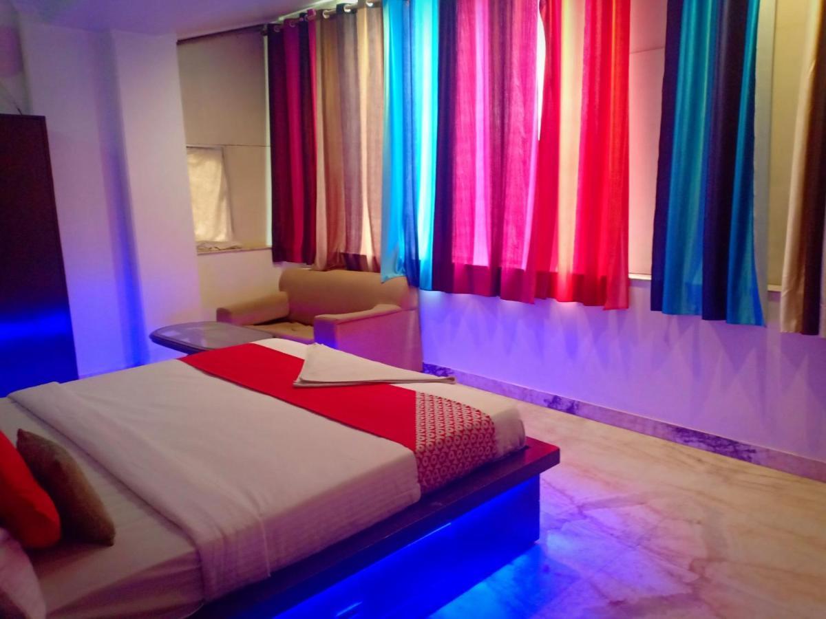 Hotel Aerotech Near Igi Airport Нью-Дели Экстерьер фото