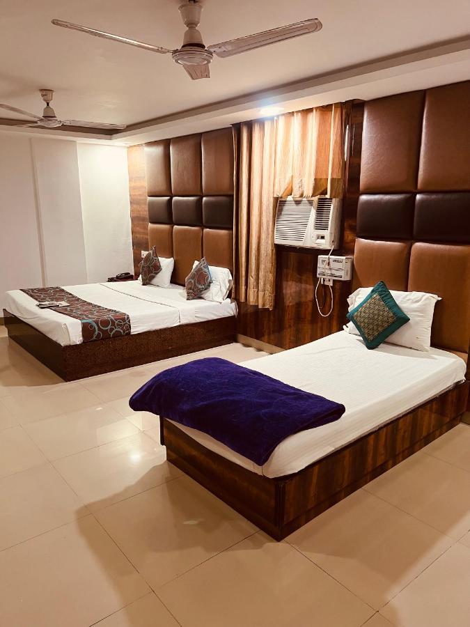 Hotel Aerotech Near Igi Airport Нью-Дели Экстерьер фото