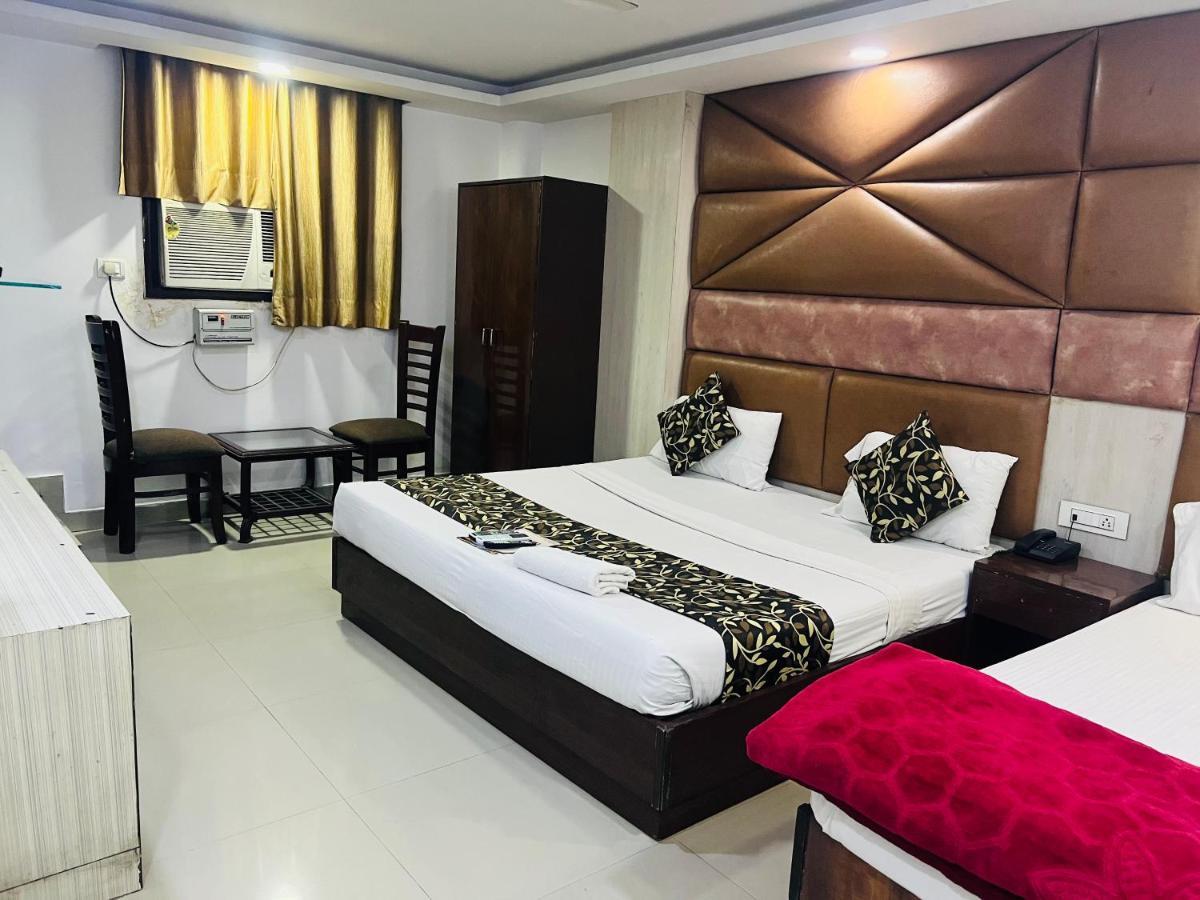 Hotel Aerotech Near Igi Airport Нью-Дели Экстерьер фото